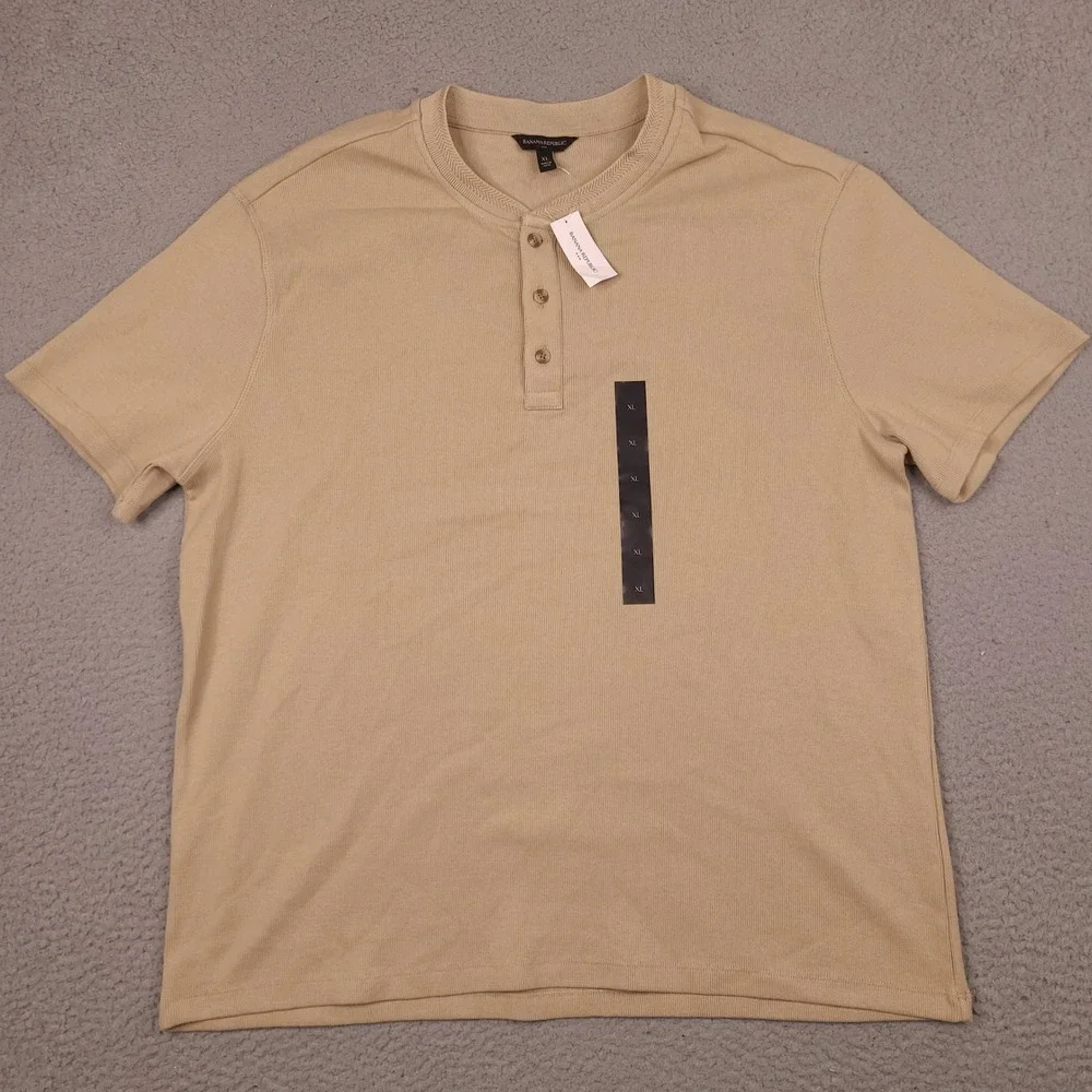 Banana Republic Henley Shirt Mens XL Brown Tan Khaki Ribbed Short Sleeve NWT